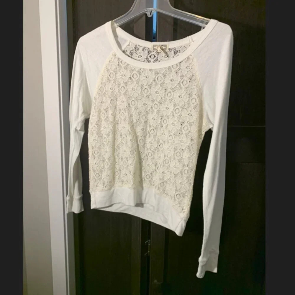 Lace long-sleeve top, Women's size XS.